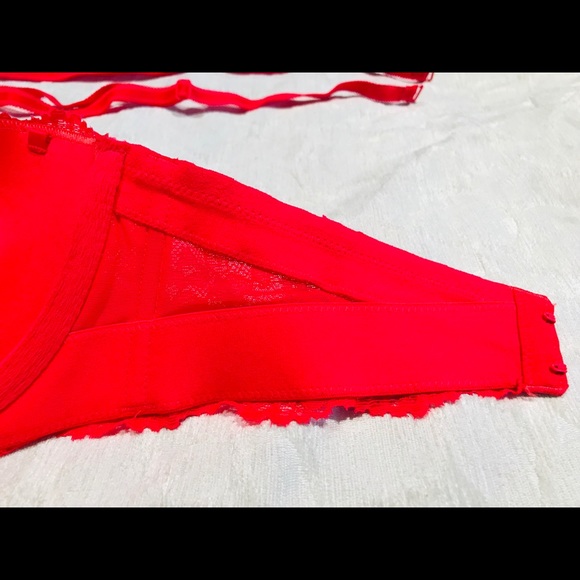 VS Strapless Convertible Lace Bra - Picture 3 of 7